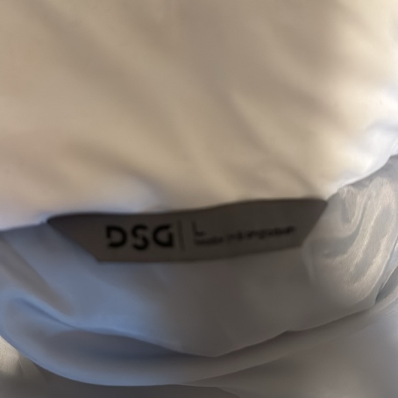 DSG white poly fill winter jacket.  EUC. Size Large - Picture 5 of 6